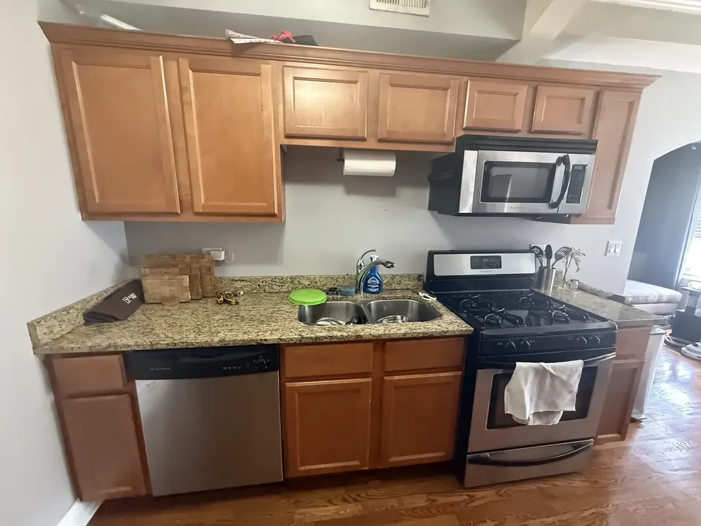 4856 West Warner Avenue Chicago IL 60641
