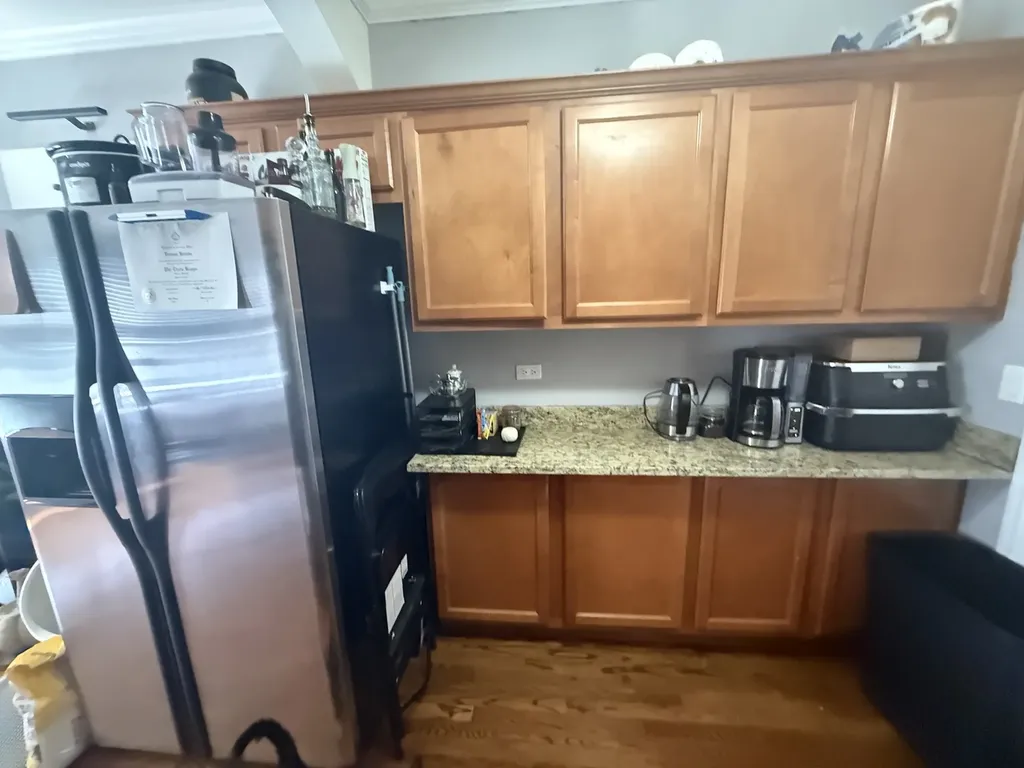 4856 West Warner Avenue Chicago IL 60641