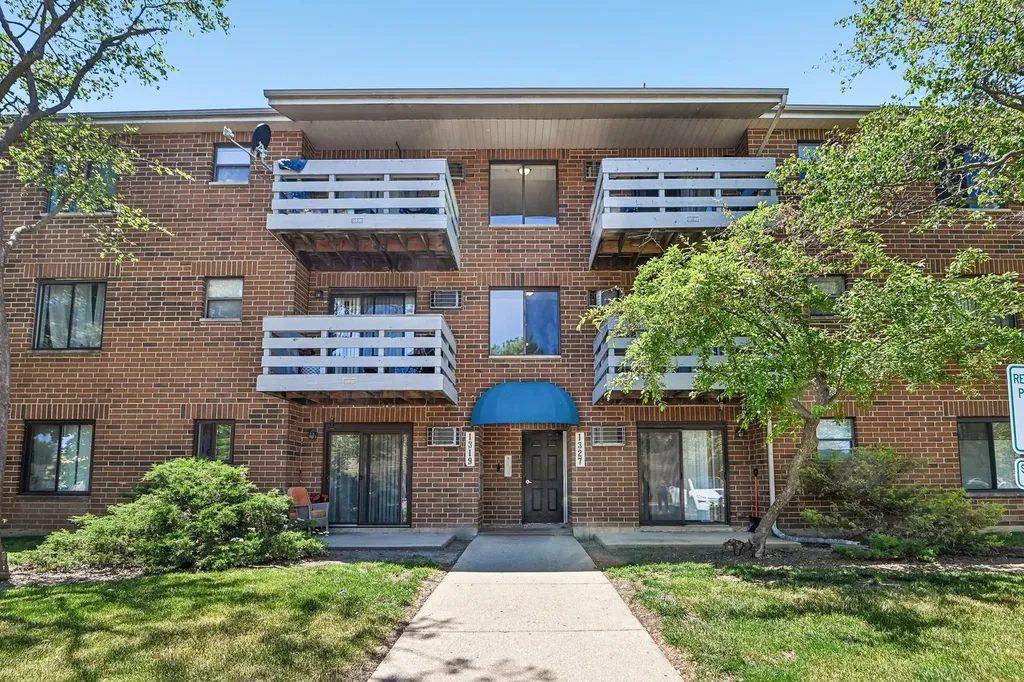1319 North Winslowe Drive Palatine IL 60074