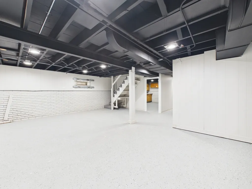 10615 South Vernon Avenue Chicago IL 60628