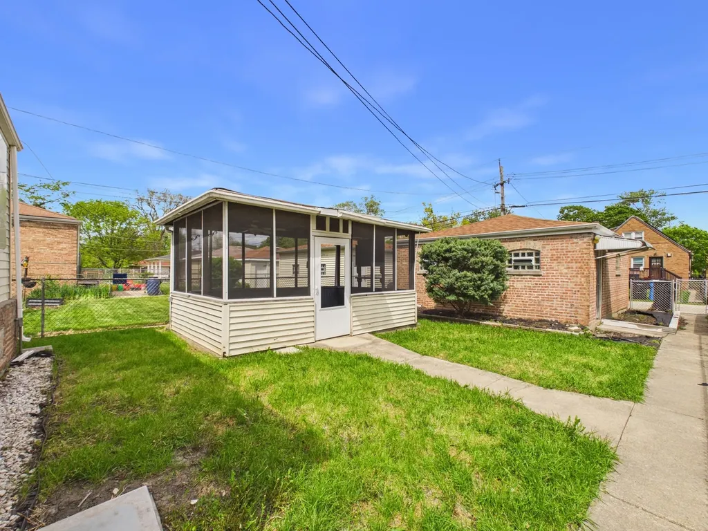 10615 South Vernon Avenue Chicago IL 60628