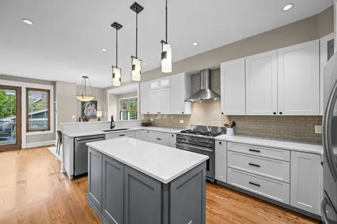 304 South Mitchell Avenue Arlington Heights IL 60005