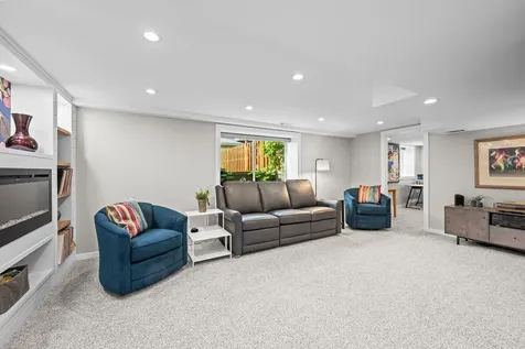 304 South Mitchell Avenue Arlington Heights IL 60005