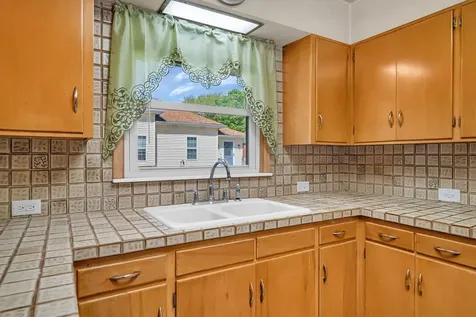 627 East Main Street Morris IL 60450