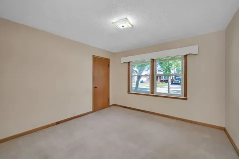 627 East Main Street Morris IL 60450