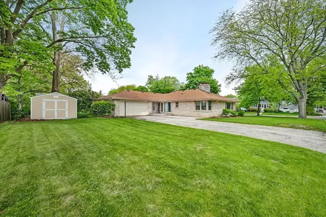 627 East Main Street Morris IL 60450