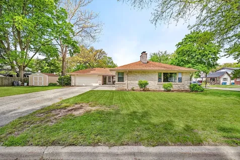 627 East Main Street Morris IL 60450