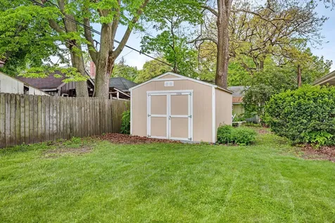 627 East Main Street Morris IL 60450