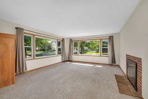 627 East Main Street Morris IL 60450
