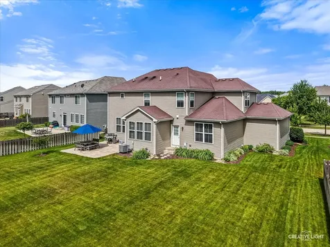 318 Winthrop Drive Oswego IL 60543