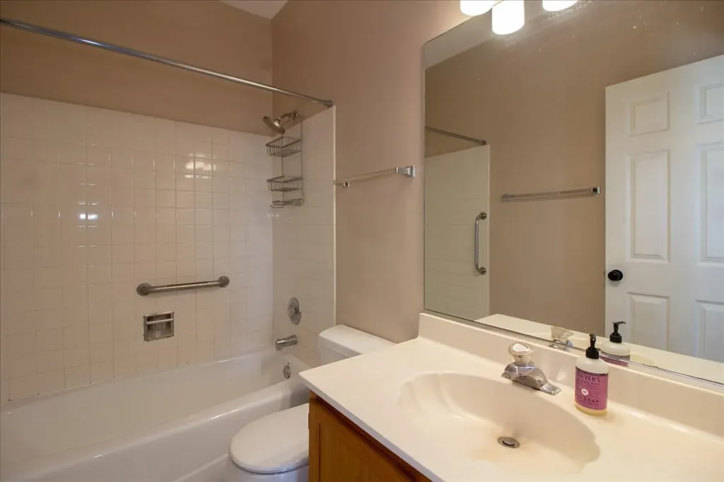 1216 Tennyson Lane Naperville IL 60540