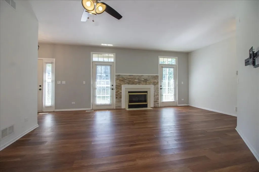 1216 Tennyson Lane Naperville IL 60540