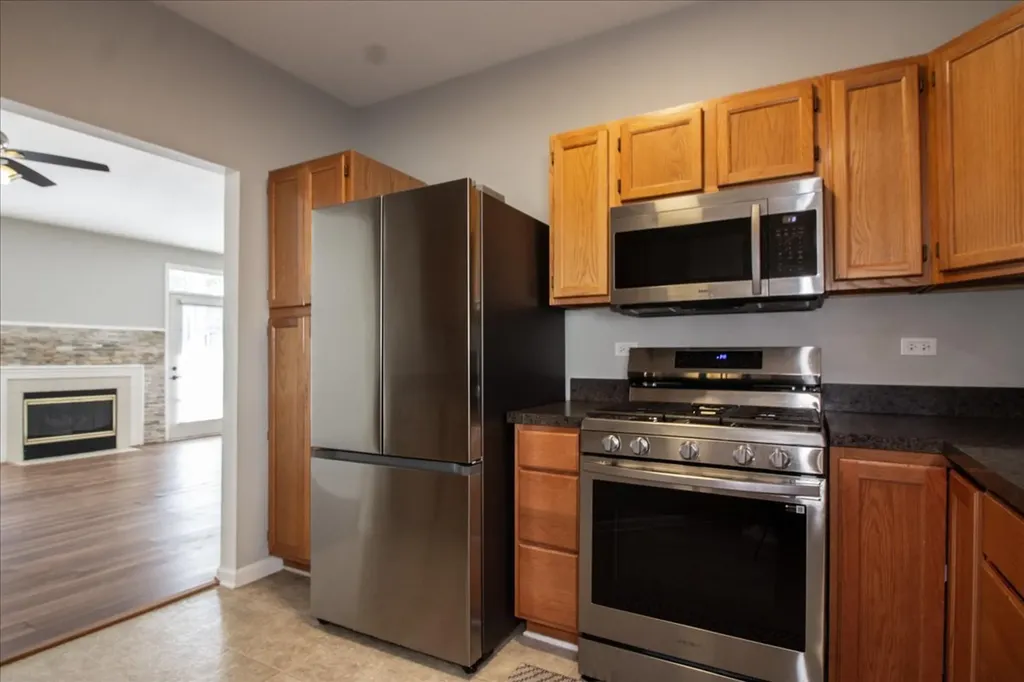 1216 Tennyson Lane Naperville IL 60540