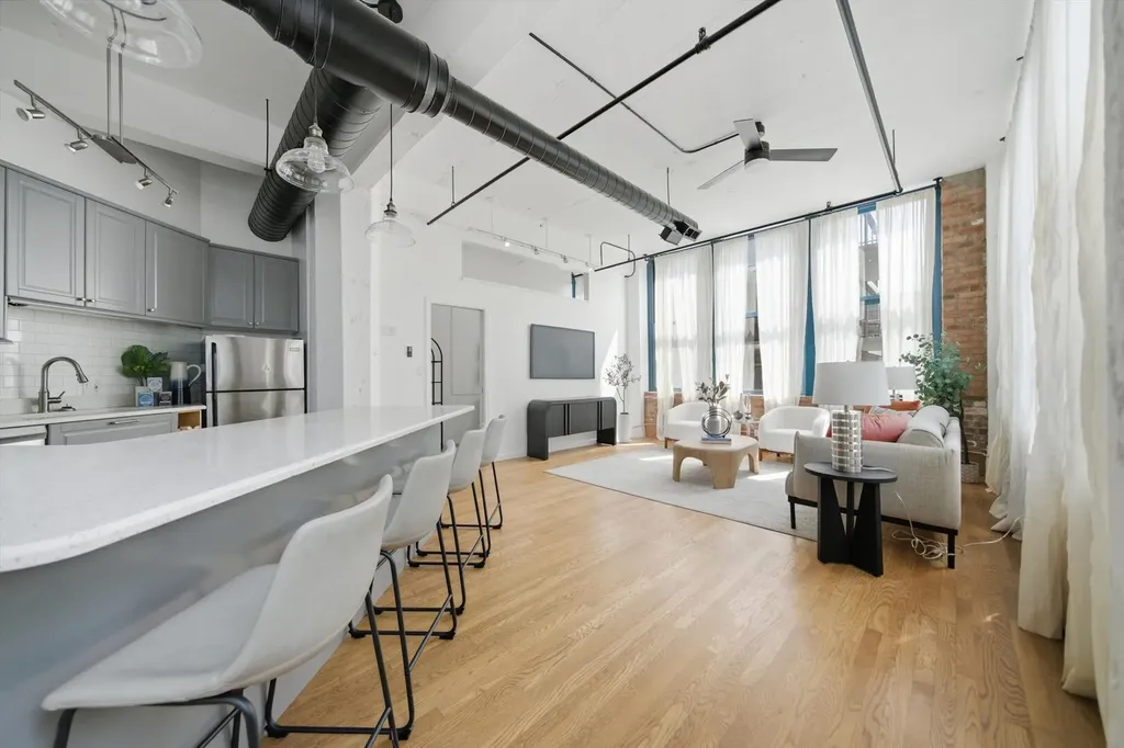 124 West Polk Street Chicago IL 60605