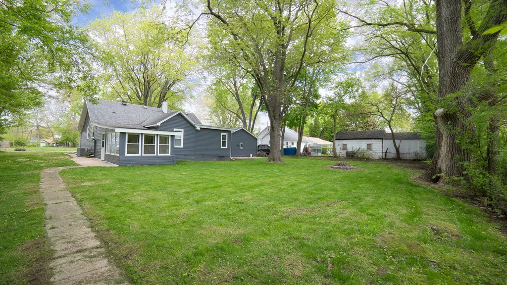 26347 West Shannon Avenue Antioch IL 60002