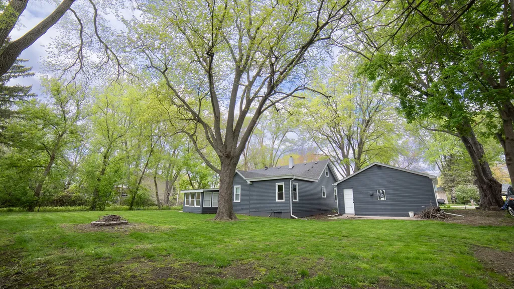 26347 West Shannon Avenue Antioch IL 60002