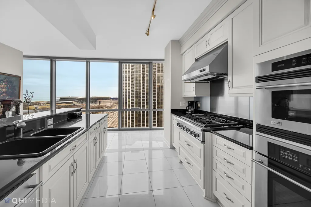 1211 South Prairie Avenue Chicago IL 60605