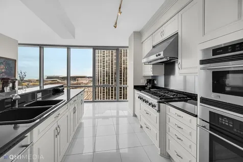 1211 South Prairie Avenue Chicago IL 60605
