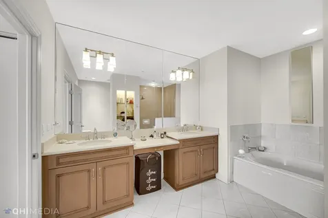 1211 South Prairie Avenue Chicago IL 60605