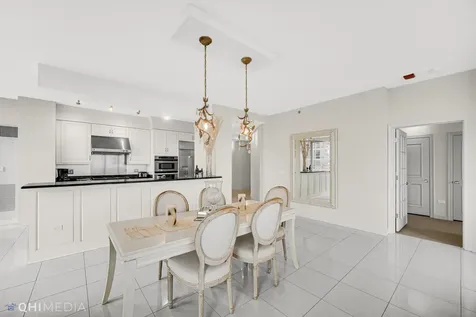 1211 South Prairie Avenue Chicago IL 60605