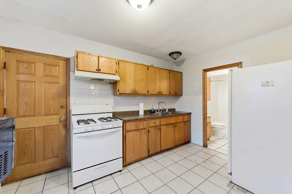 9655 South Commercial Avenue Chicago IL 60617