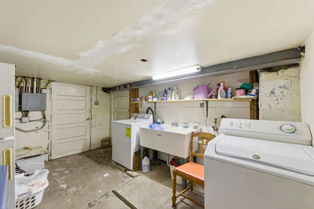 9655 South Commercial Avenue Chicago IL 60617