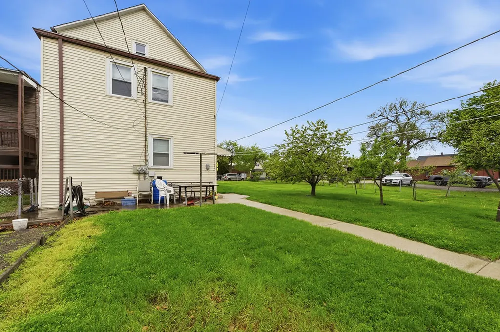 9655 South Commercial Avenue Chicago IL 60617