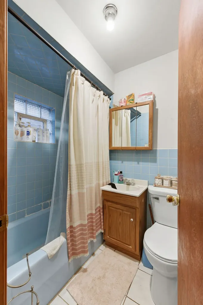 9655 South Commercial Avenue Chicago IL 60617