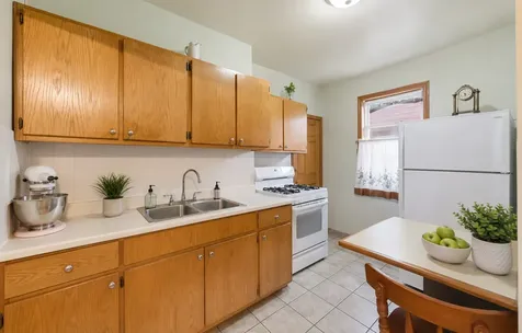 9655 South Commercial Avenue Chicago IL 60617
