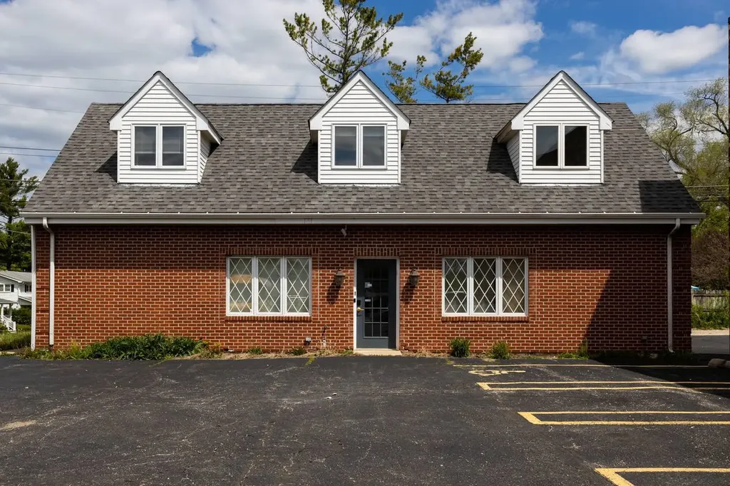 613 Bryant Avenue Barrington IL 60010
