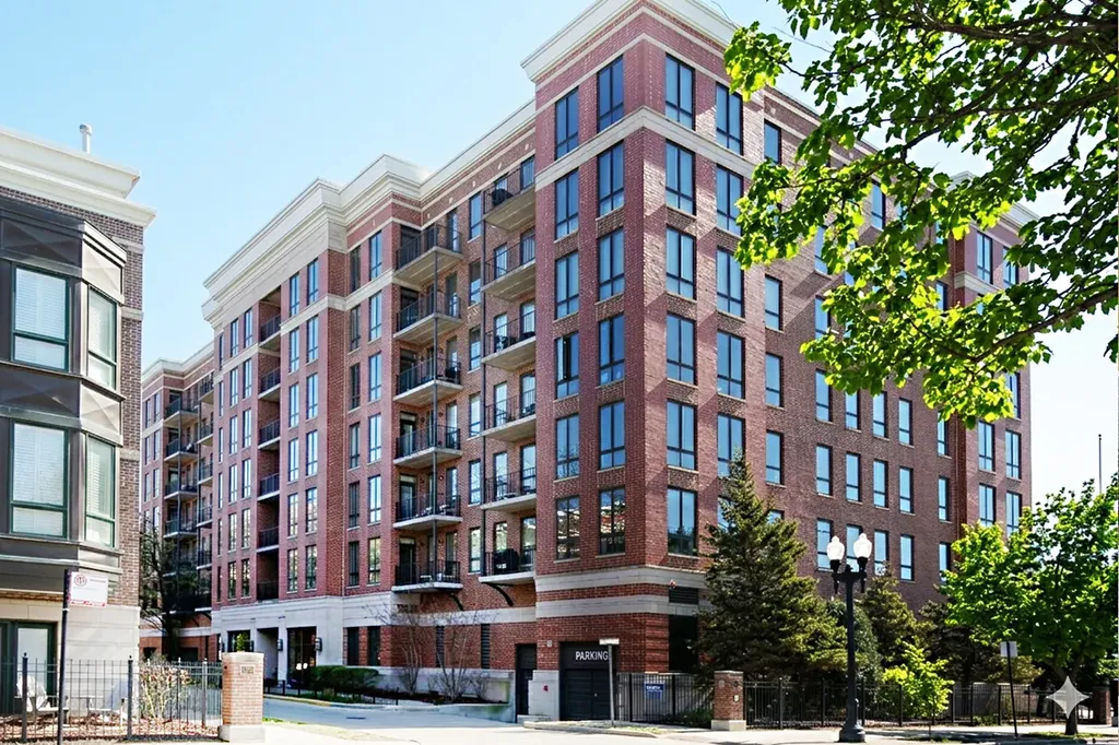 343 West Old Town Court Chicago IL 60610