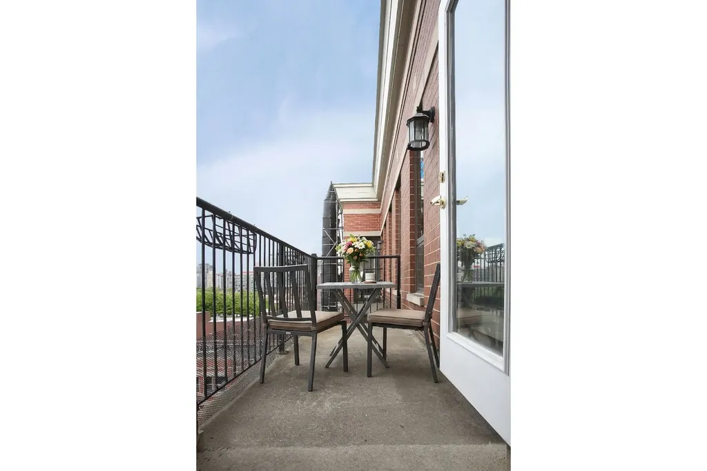 343 West Old Town Court Chicago IL 60610