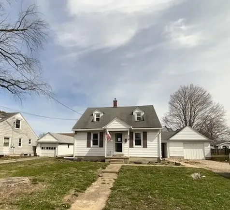 318 South Worth Street Sullivan IL 61951