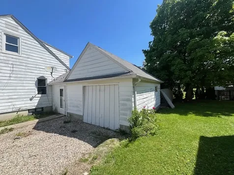 318 South Worth Street Sullivan IL 61951