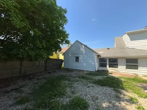 318 South Worth Street Sullivan IL 61951