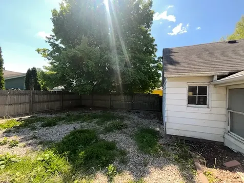 318 South Worth Street Sullivan IL 61951