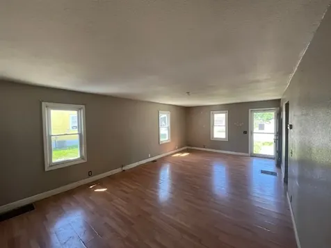 318 South Worth Street Sullivan IL 61951