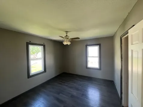 318 South Worth Street Sullivan IL 61951