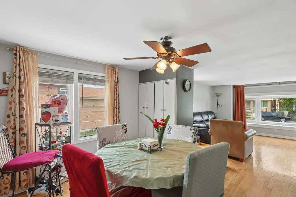 9754 South Harvard Avenue Chicago IL 60628