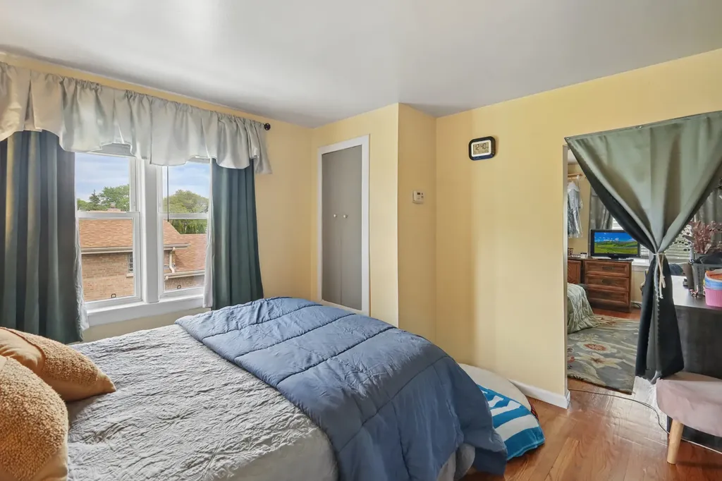 9754 South Harvard Avenue Chicago IL 60628
