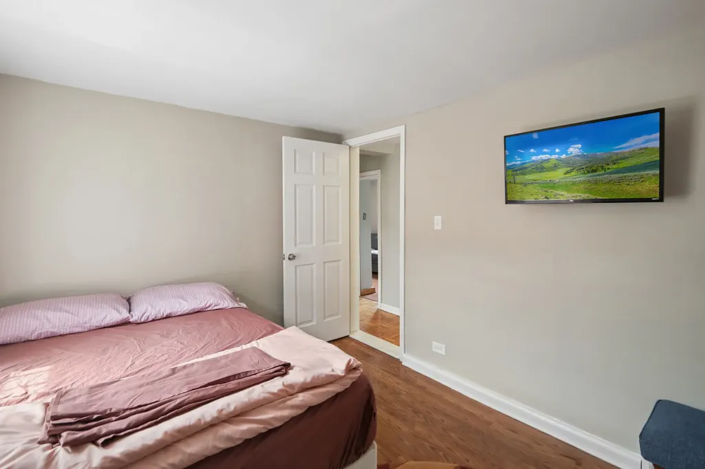 9754 South Harvard Avenue Chicago IL 60628