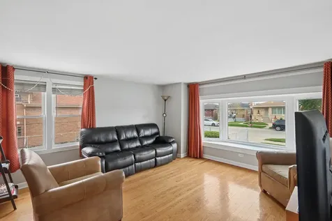 9754 South Harvard Avenue Chicago IL 60628
