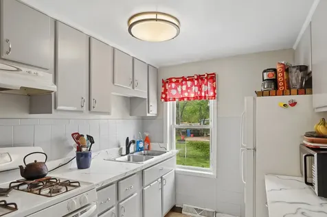 9754 South Harvard Avenue Chicago IL 60628