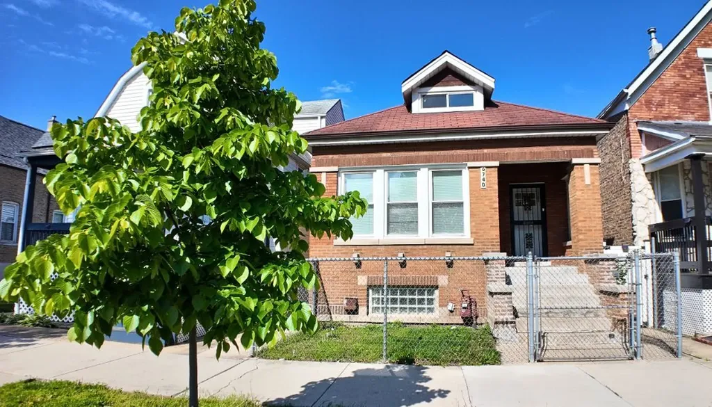 6740 South Laflin Street Chicago IL 60636