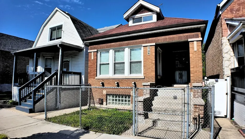 6740 South Laflin Street Chicago IL 60636