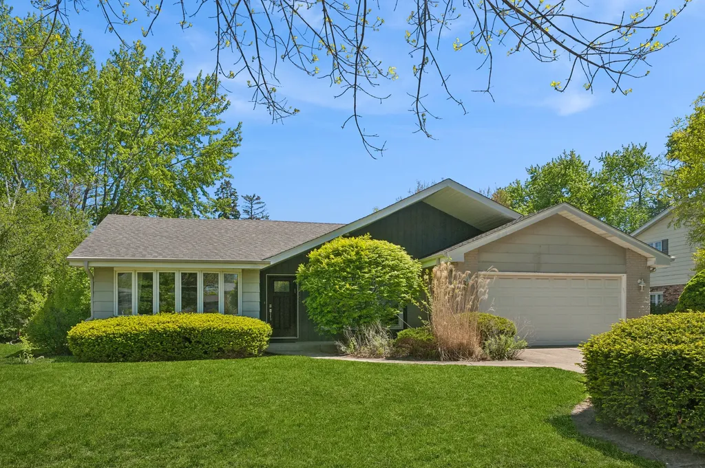1663 Longvalley Drive Northbrook IL 60062