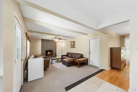 1663 Longvalley Drive Northbrook IL 60062