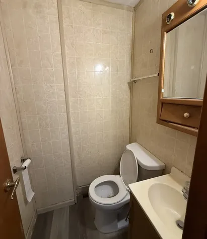 8711 South Throop Street Chicago IL 60620