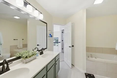 1679 Yellowstone Circle Crystal Lake IL 60014