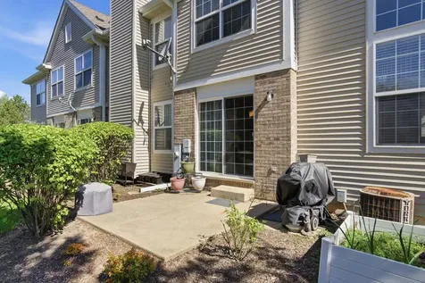 1679 Yellowstone Circle Crystal Lake IL 60014